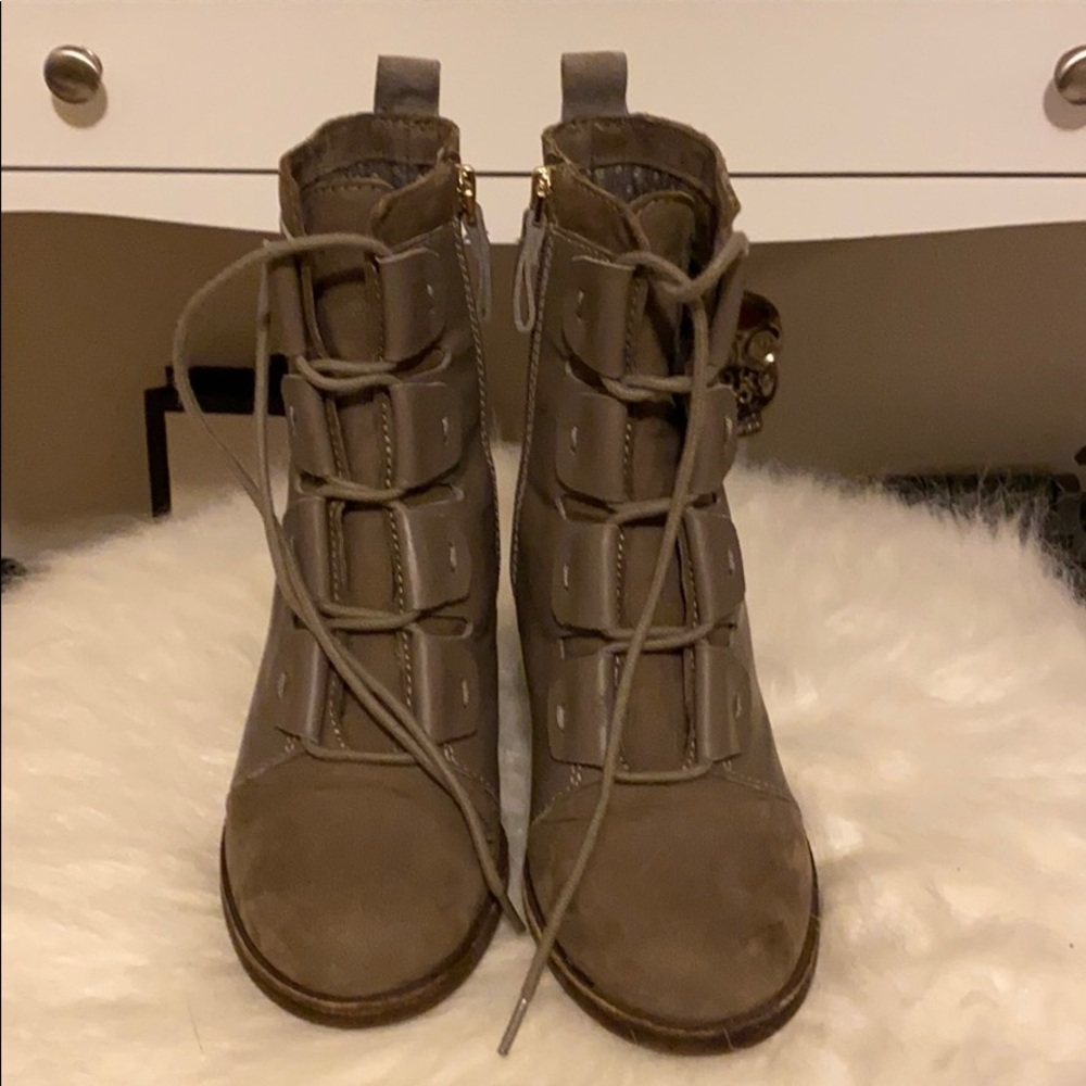 Ellen D Boots
